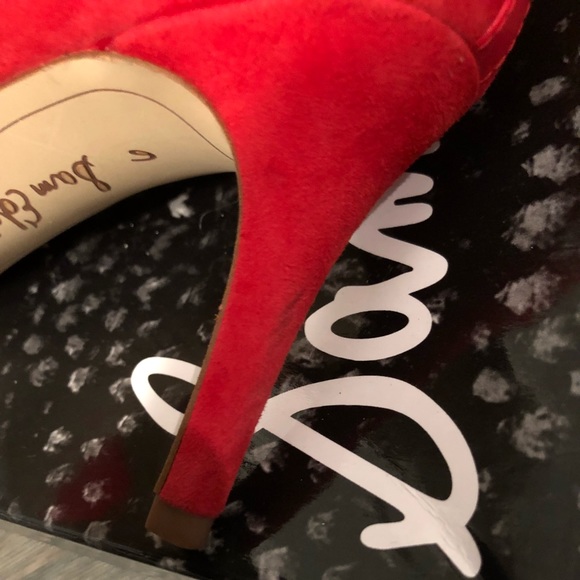 SOLD‼️ Sam Edelman Red Tia Suede Heels - Picture 3 of 7